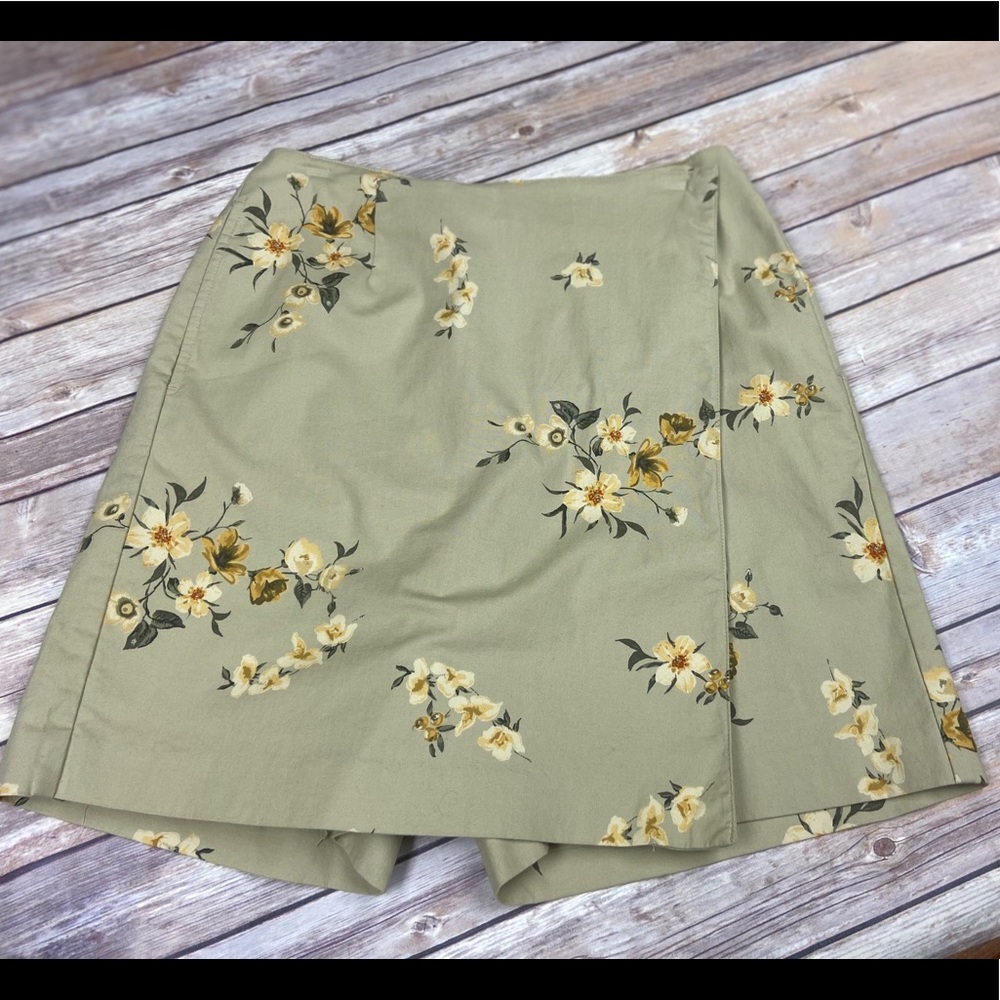 Liz Claiborne Olive Green Floral Skort